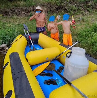 zánovní Robfin Hobit 400, jednou na vodě, žádné půjčování