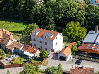 Prodej rodinného domu 214 m², pozemek 894 m²