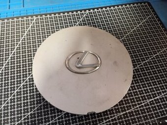 Středová krytka Lexus