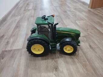 Prodám model John Deere traktor - 1