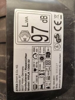 Vertikutátor a provzdušňovač.