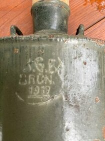 Vojenská polní láhev stará více než 100 let