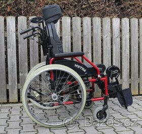 031-Mechanický invalidní vozík Meyra. - 1
