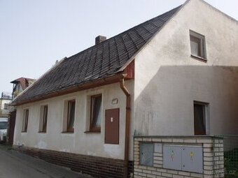 PRODEJ RODINNÉHO DOMU V J, HRADCI -Sleva