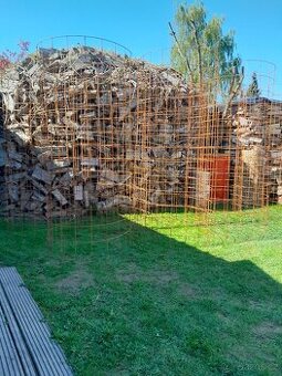 KLEC NA DREVO