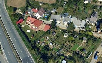 Pozemky v zahrádkářské kolonii pro rekreaci či hospodaření