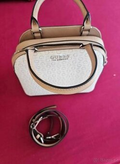 Kabelka Guess