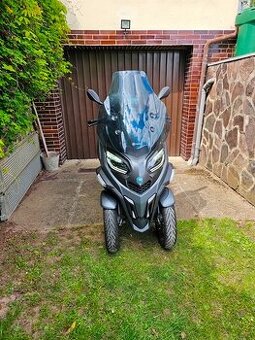 Maxi skůtr – tříkolka Piaggio MP3 530 HPE