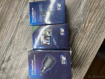 Auto kamera, držák, wifi modul.