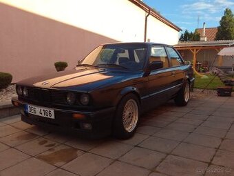 BMW E30 318IS