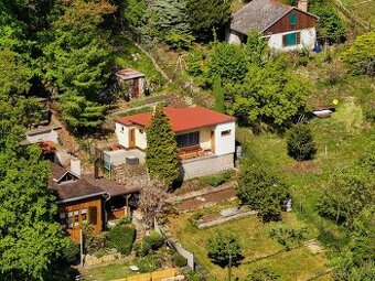 Prodej rekreační chaty se zahradou v zastavitelné části Ústí