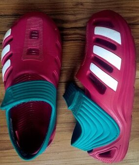 Adidas sandále