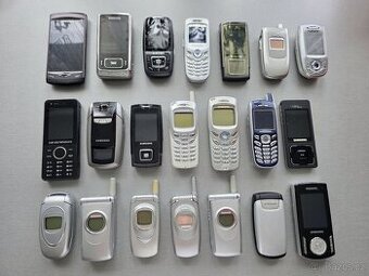 sbírka mobilních telefonů - konvolut - 1