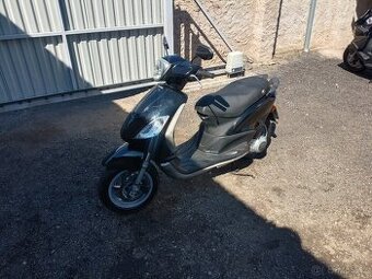Piaggio Fly 125 cz doklady v ceně