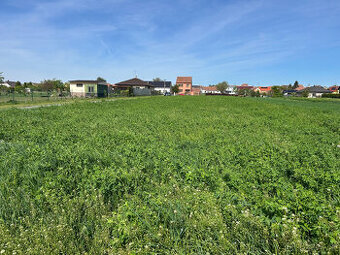 stavební pozemek 715m2, Ivaň