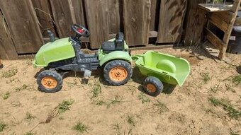 Šlapací traktor