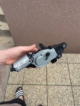 Vw scirocco motorek zadního stěrače