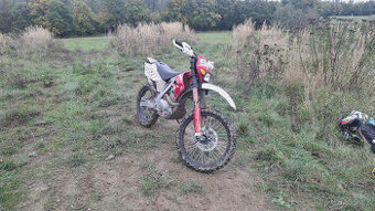 Moto AJP PR4