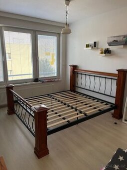 Manželská postel, Masiv/Kov.