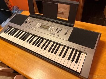 Klávesy Yamaha + stojan