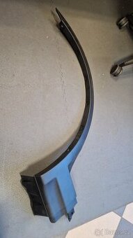 BMW X3 E83 Lem blatníku levý 51713405817