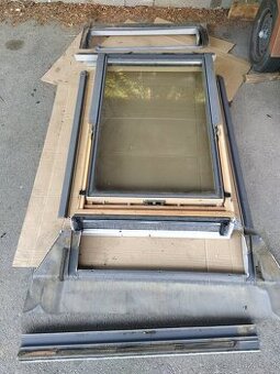 střešní okno Velux 94x140 s oplechováním