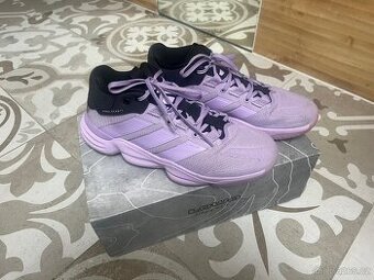 Vynikající tenisky na basketball Adidas, vel. 41 1/3