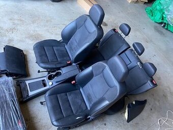 Mercedes GLK alcantara sedačky interiér