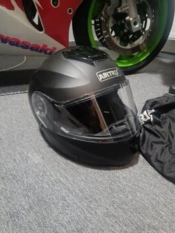 Nová helma Airtrix XL