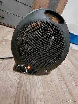 Teplovzdušný ventilátor / přímotop