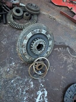 Prodám náhradní díly zetor