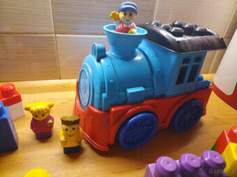 MEGA BLOCK lokomotiva, figurky a spousta velkých kostek