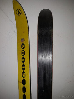 Sjezdové lyže Artis