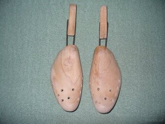 Dřevěné napínáky bot