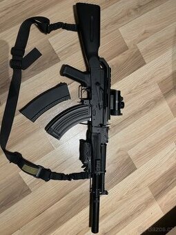 AK-105 - CYMA, ABS, CM.031B + ochrana obličeje
