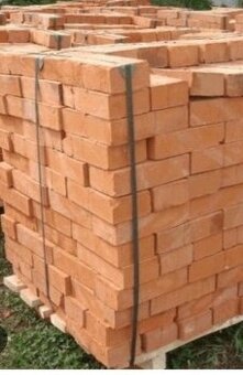 Prodám klasické červené cihly asi 1700Ks