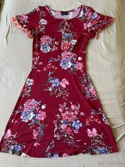 Společenské květované šaty