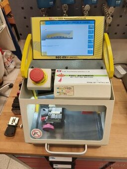 Stroj na výrobu klíčů