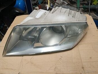 Levé xenonové světlo Škoda Octavia 2