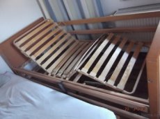 Elektricky polohovací postel