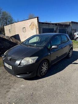 Prodam Toyota Auris 2.0 nafta D-4D -- 93kw