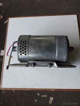 Motorek stěrače LIAZ 100 24V
