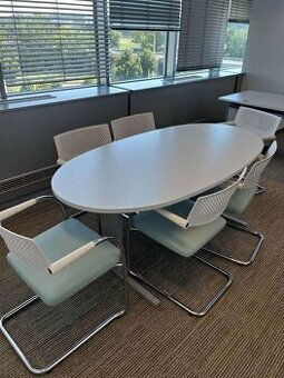 Konferenční stůl s židlemi Vitra