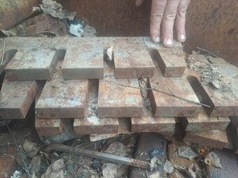 Kvalitní německé  nože  na štepkovač.