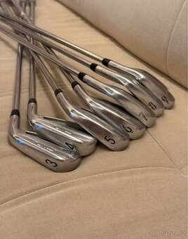 Golfové hole Titleist T100