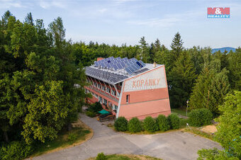 Prodej hotelu, penzionu, 2237 m², Komňa
