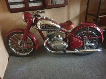 Jawa 250 Pérak