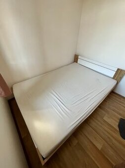 Prodám postel + matrace zdarma