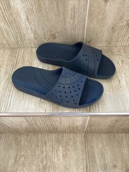 Crocs - 1