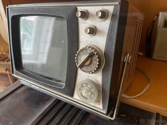Staré ruské rádio SHILJALIS 401DS